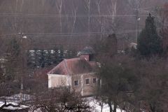 Kaplička na Křižatkách - zdálky