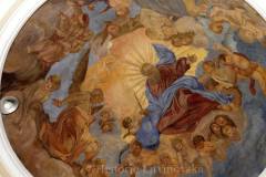 18/Freska v Růžencové kapli : Bůh Otec s anděly - pravděpodobný autor F. Reimboth kolem roku 1900