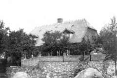 Na snímku z roku 1917, hrázděná stavba čp.187