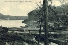 Nenechte se zmást názvem Rudohoří, jeden čas byla snaha tak pojmenovávat Krušné Hory.Pohled od severu.Nedatováno.